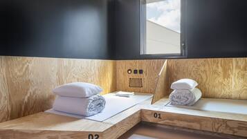 1 chambre, fer et planche à repasser, Wi-Fi gratuit, draps fournis