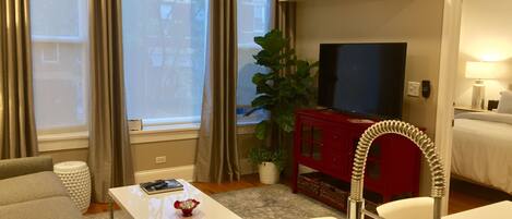 スマートテレビ、テレビゲーム、書庫