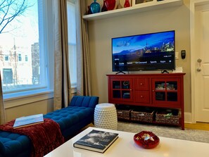 Smart TV, videojuegos y libros