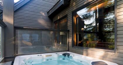 CEDAR RIDGE 17 | Prime Ski-In, Ski-Out Location | Private Garage & Hot Tub