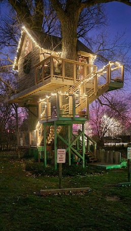 Exterior. Kottage Knechtion Treehouse B&B