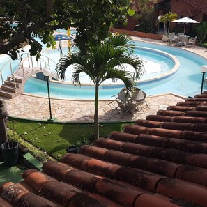 Pool - 5 bedrooms, 4 suites, perfect for family and friends! (Gravatá)
