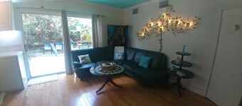 Tranquil  Waterfront  Cottage.  1 Bedroom, 1 Bathroom. Sleeps 2          