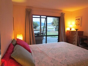 3 bedrooms, iron/ironing board, Internet