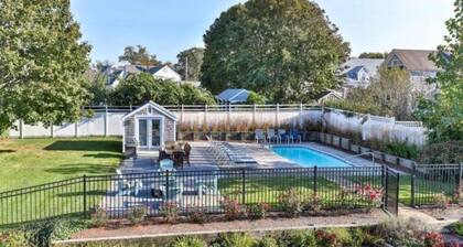 Single Family With Pool in the West End