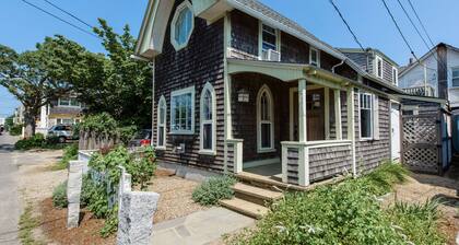 Perfekte Lage! Von Strand, Hafen & Stadt! Herrlicher Lebkuchen Upstairs Aptmt