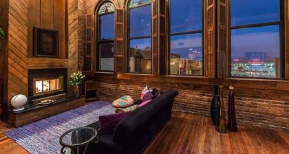 The Deluxe PH*Walk to Broadway*PrintersAlleyLofts