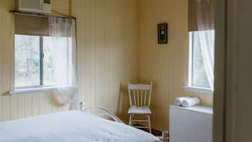 2 habitaciones, tabla de planchar con plancha, wifi y ropa de cama