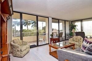 TV - Watch Sunsets from Our House At The Beach! 2nd Floor, Gulf Facing E101 (Siesta Key)