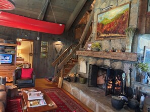 Interior - Spectacular mountain views at 4000 ft from a secluded log cabin (Independence)