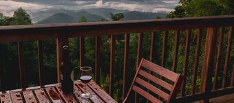 Cloudland Cottage--minutes away from world-class hiking, waterfalls, hanggliding