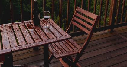 Cloudland Cottage--minutes away from world-class hiking, waterfalls, hanggliding