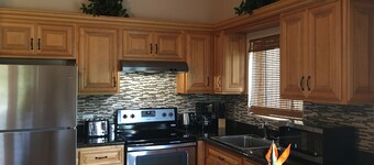 New Listing!Verdant Paradise. Relaxing Vacation In The Lush Tropical Rain Forest
