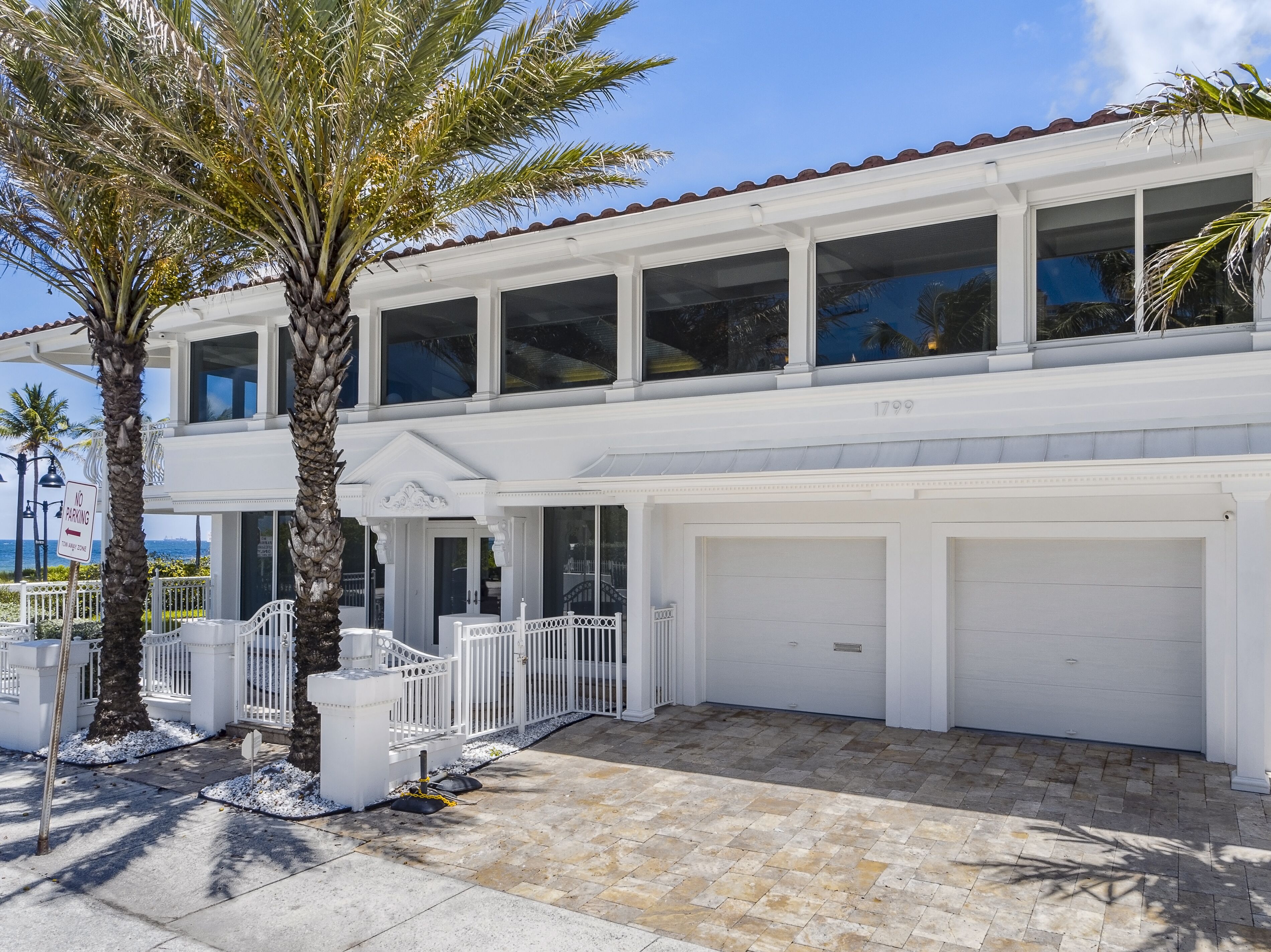 Luxury, space and amenities with an unbeatable beachfront location
