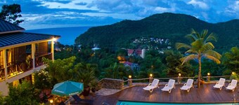 Entire Complex with Spectacular Views sleeping 16 people