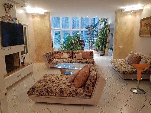 Villa with Pool and Sauna