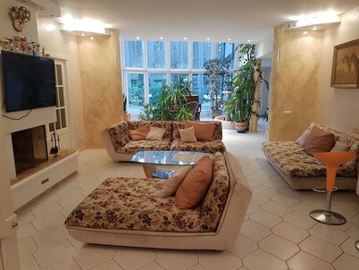 Villa with Pool and Sauna