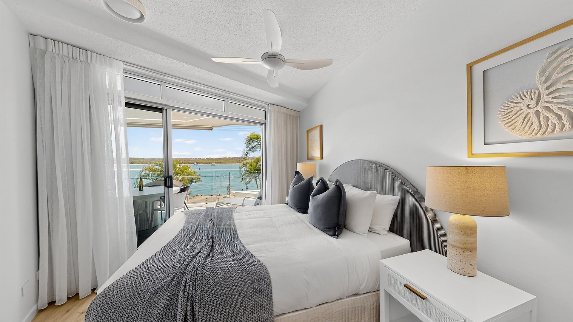 3 chambres, fer et planche à repasser, Wi-Fi, draps fournis