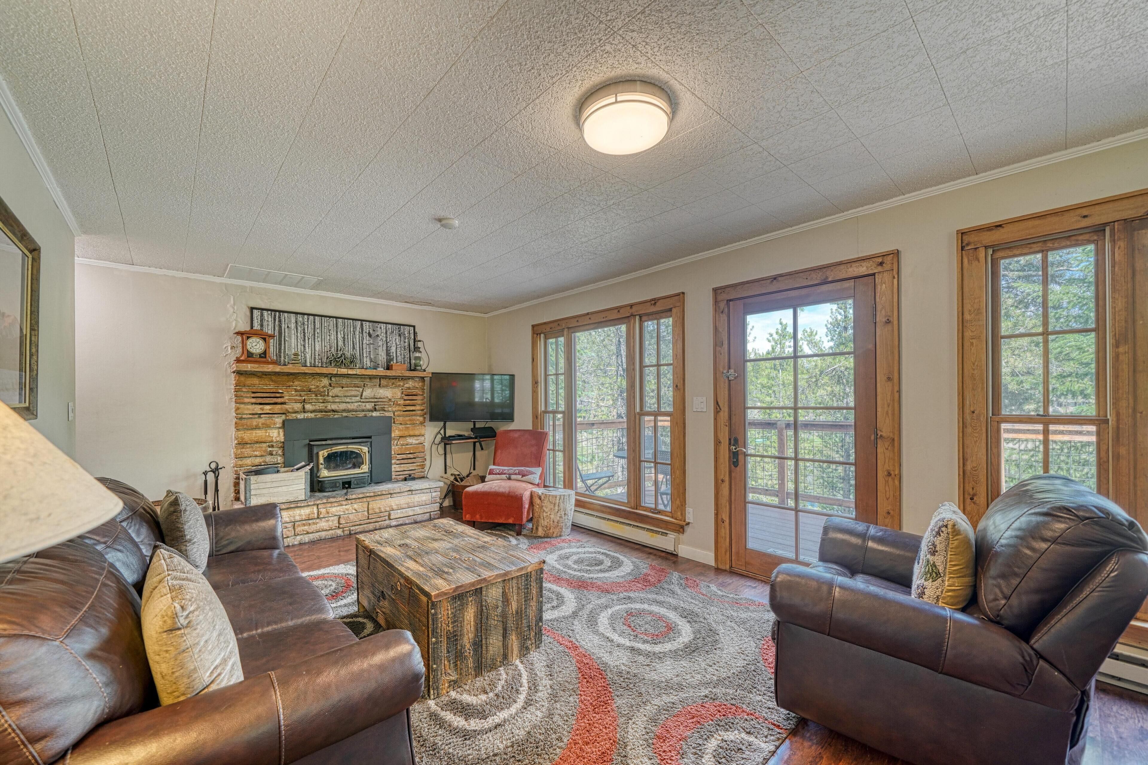 TV connectée, cheminée, lecteur de DVD