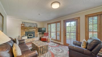 Smart TV, chimenea y reproductor de DVD