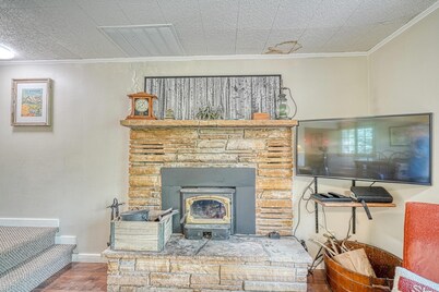Star of the West - 5 MINUTES to Ski Cooper! Modern cabin on Lake!