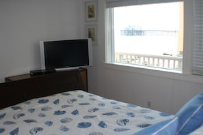 1 bedroom, WiFi, bed sheets - Exclusive Oceanfront Cottage on Dry Sandy Carbon Beach - Seal (Malibu)
