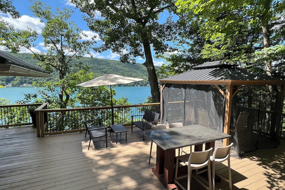 133’ Private Skaneateles Lakefront - Peaceful Retreat with Stunning Sunsets!