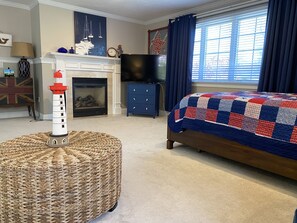 4 bedrooms, desk, iron/ironing board, free WiFi