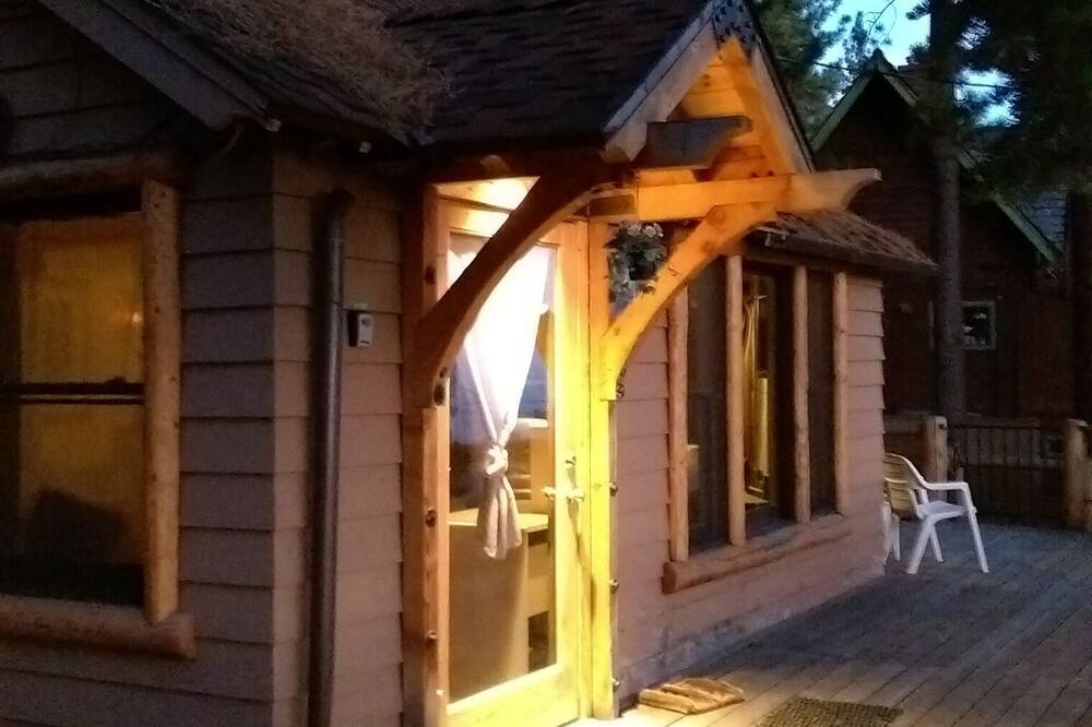 N L Tahoe Cabin w/ Lake & Mt Views-Location-Attractions-Inviting