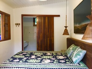 4 bedrooms, iron/ironing board, free WiFi, bed sheets - Beach House Prumurim, nature close to the beach. (Prumirim)