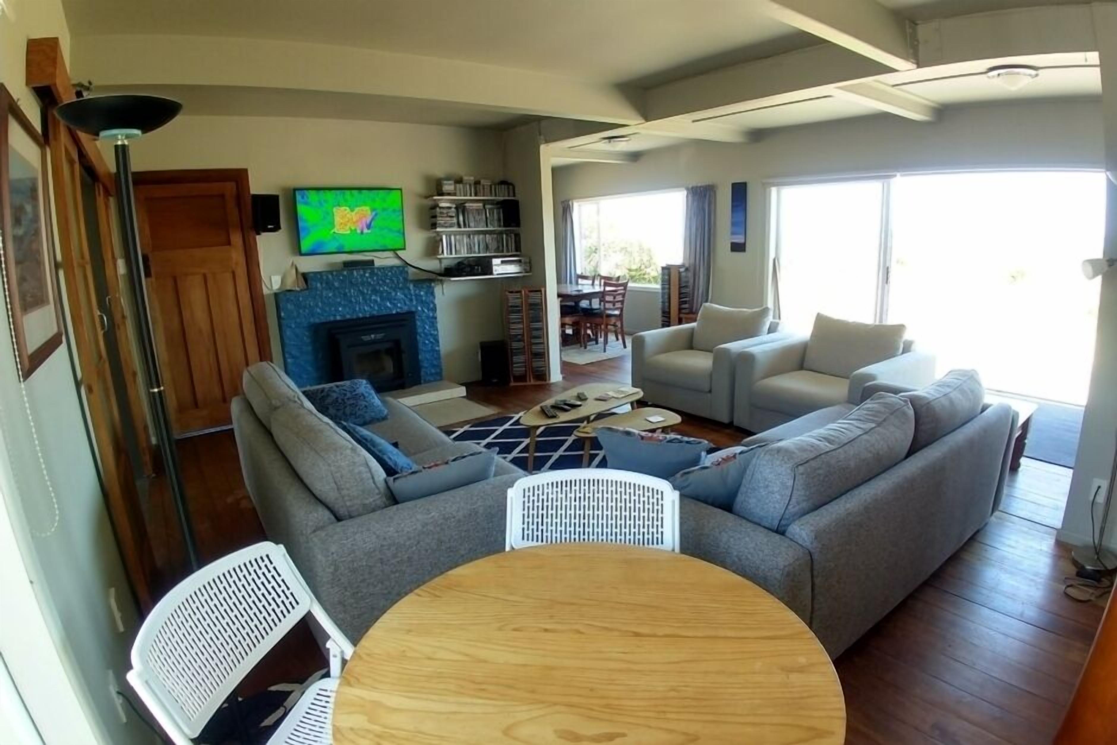 Smart TV, fireplace, Netflix, DVD player