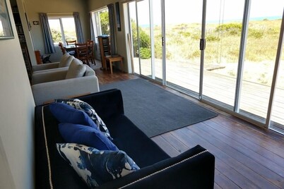 Magical Beach Kiwi Bach