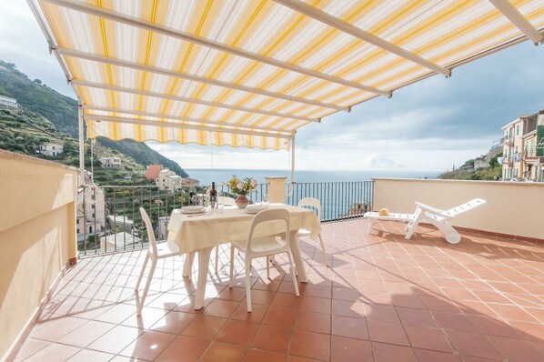 Beautiful Ocean View Penthouse with Private Terrace - Riomaggiore | Vrbo - Stunning Ocean View Penthouse