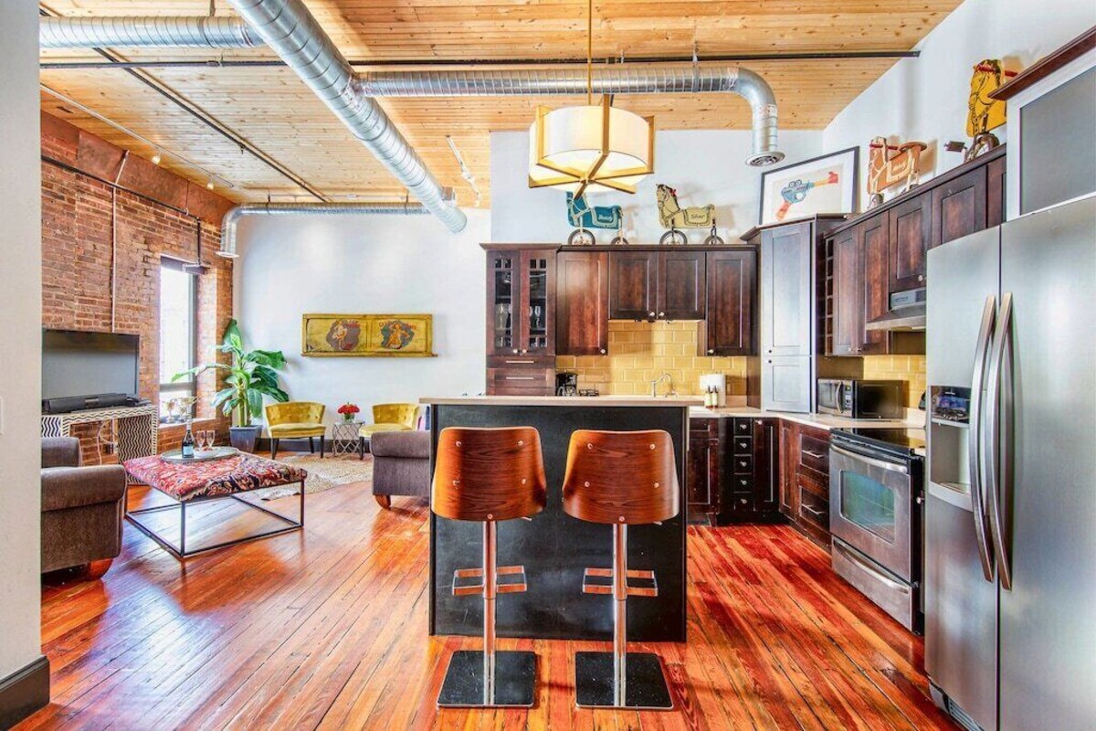 *Suite Loft*Walk to Broadway* Printers Alley Lofts