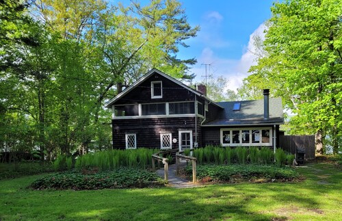 Summer Lake Cottage, private beach, Berkshire Hills, small village