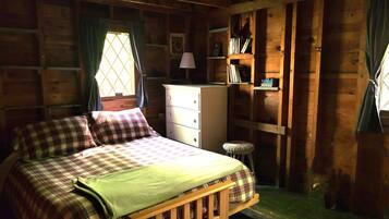 5 bedrooms, free WiFi, bed sheets, wheelchair access