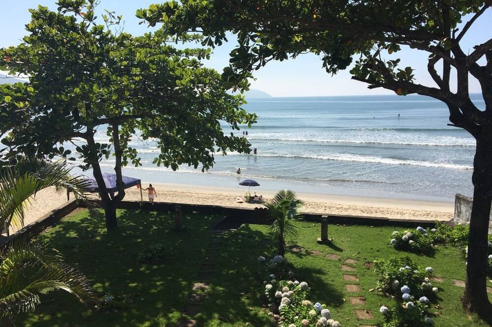Beautiful beachfront house in Ubatuba (Sape Beach)