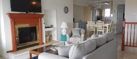 Smart TV, fireplace