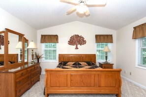 5 bedrooms, desk, free WiFi, bed sheets