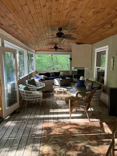 Hinta DOWN-suuri perheen kotiin kriittisen dyynien SW MI. Lyhyt kävelymatka järvelle!