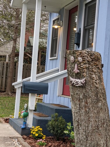 Downtown Bungalow! Dog Friendly -  WIFI!  