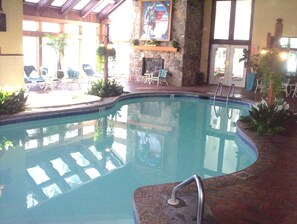 Indoor pool, outdoor pool - Jackson NH Peaceful, Country Cottage / Access to Fabulous Amenities (Bartlett)