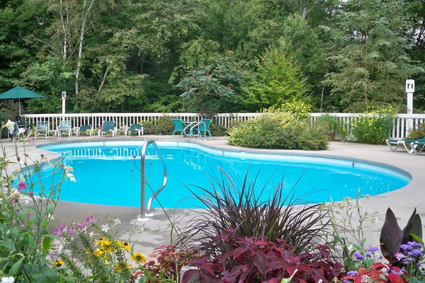 Piscina coberta i piscina a l'aire lliure