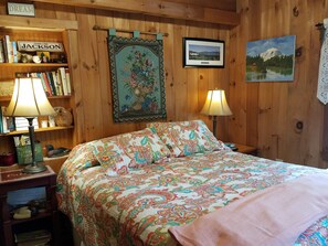 2 bedrooms, iron/ironing board, free WiFi