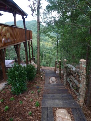 Property grounds - River Magic, Romantic Luxury Log Cabin with Hot Tub (Hot Springs)
