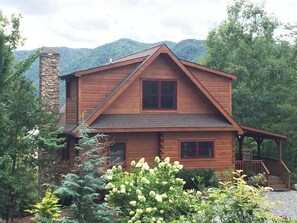 Exterior - River Magic, Romantic Luxury Log Cabin with Hot Tub (Hot Springs)