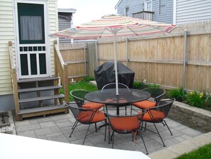 Outdoor dining - Now Booking Summer 2026: 200 dollars off peak summer rates.  book by 3/1/26 (Old Orchard Beach)