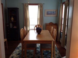 Dining - Now Booking Summer 2026: 200 dollars off peak summer rates.  book by 3/1/26 (Old Orchard Beach)
