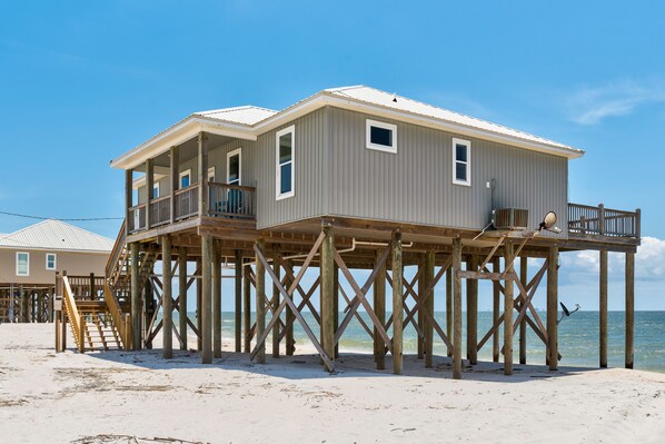 Exterior - Beautiful Gulf Front home at the waves - Southern Breeze (Dauphin Island)