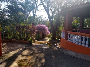 Property grounds - Great farm close to São Paulo for your leisure safe and cozy place (Alumínio)
